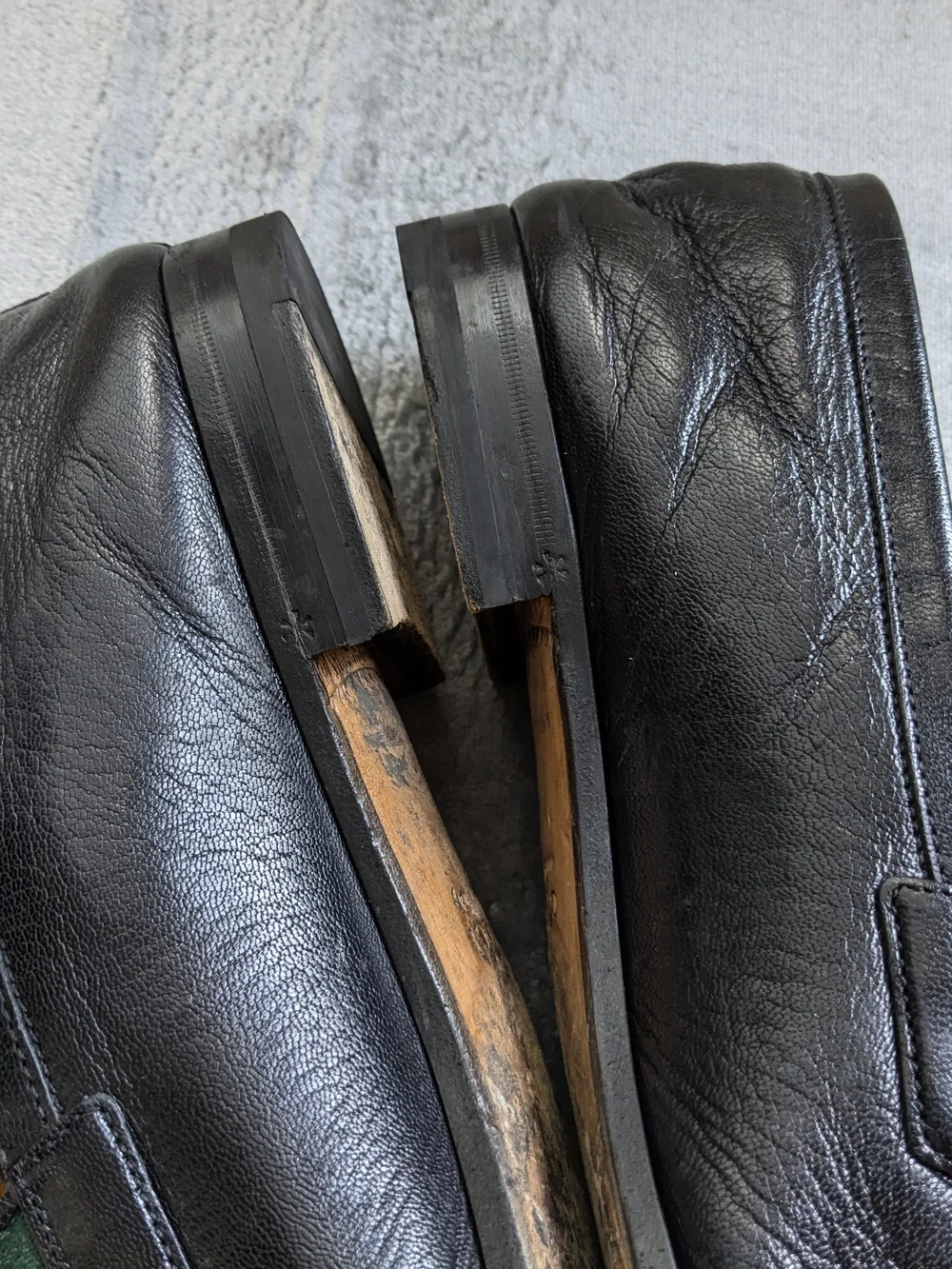 Gucci Black Leather Men's Loafers with Green-Red Web and Gold GG US 9.5